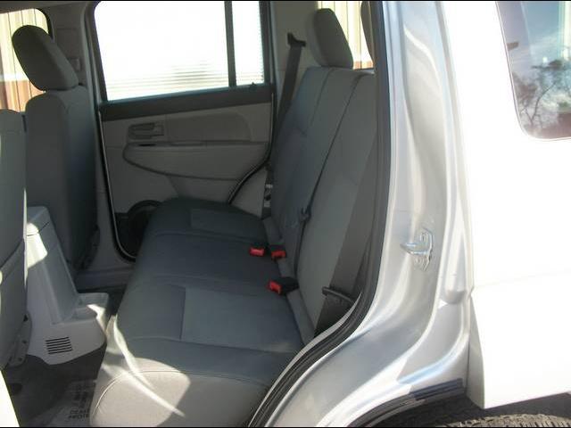 Jeep Liberty 2008 photo 4