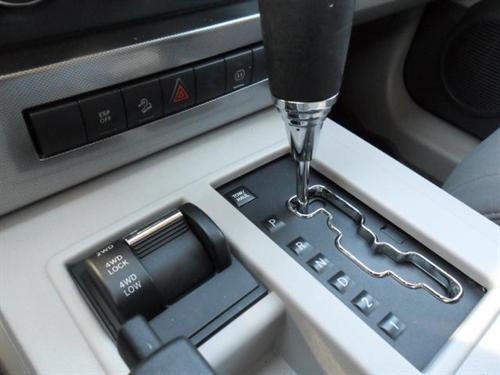 Jeep Liberty 2008 photo 2