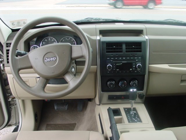 Jeep Liberty 2008 photo 1