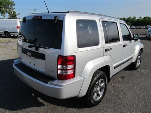 Jeep Liberty 2008 photo 2