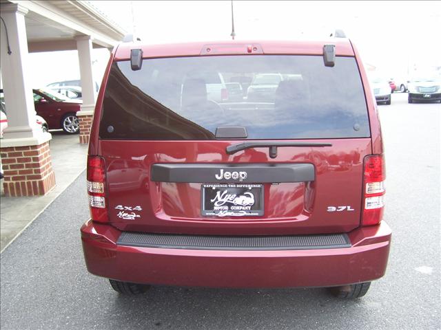 Jeep Liberty 2008 photo 2