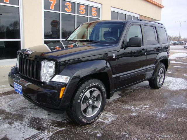 Jeep Liberty 2008 photo 2