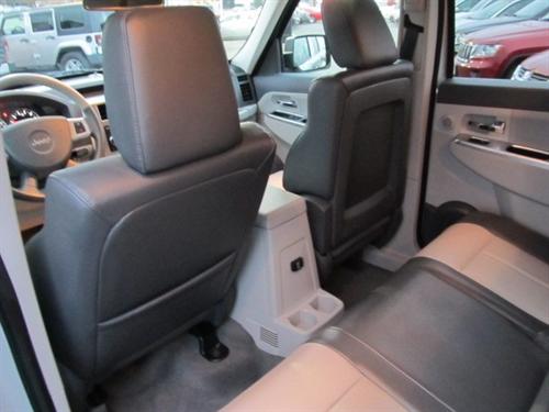 Jeep Liberty 2008 photo 3