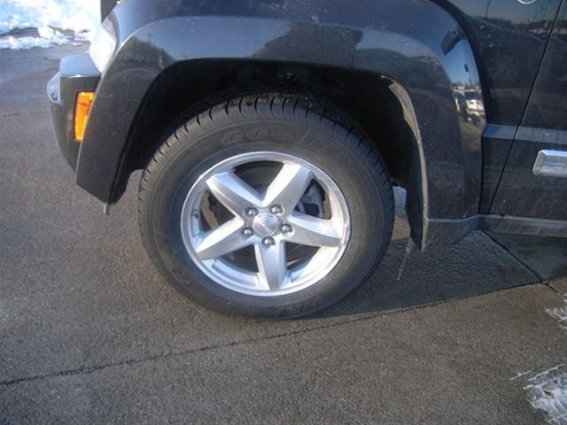 Jeep Liberty 2008 photo 3