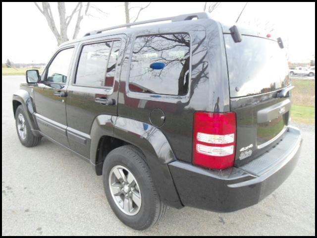 Jeep Liberty 2008 photo 4