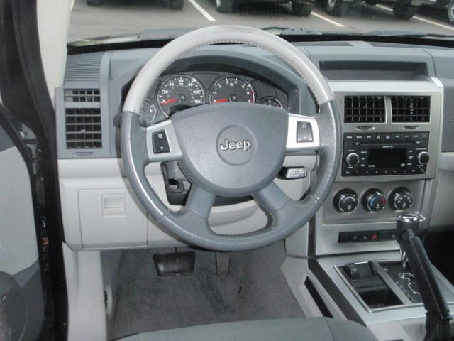 Jeep Liberty 2008 photo 3