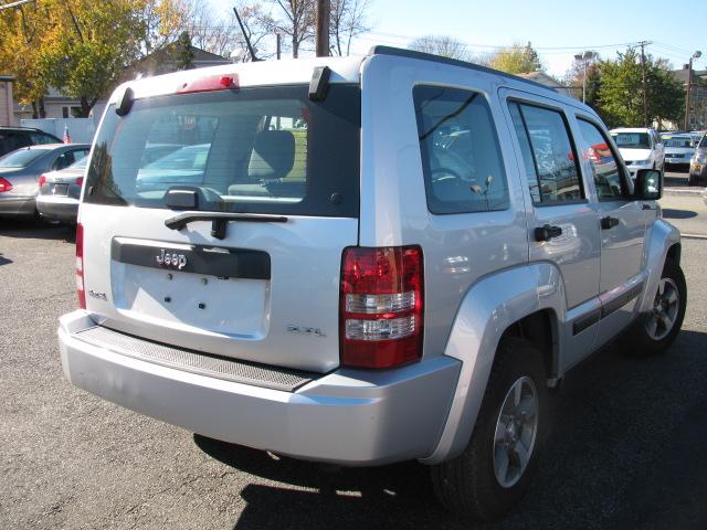 Jeep Liberty 2008 photo 2