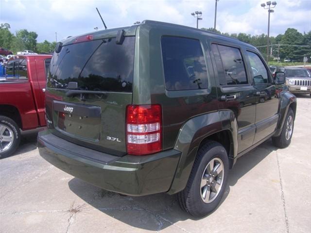 Jeep Liberty 2008 photo 2