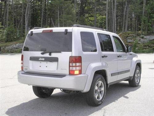 Jeep Liberty 2008 photo 2