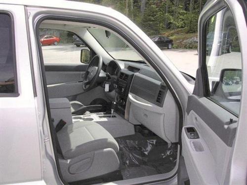 Jeep Liberty 2008 photo 3
