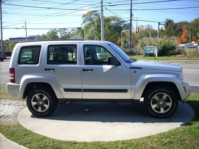 Jeep Liberty 2008 photo 2