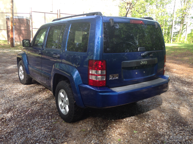 Jeep Liberty 2009 photo 4
