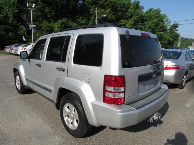 Jeep Liberty 2009 photo 4
