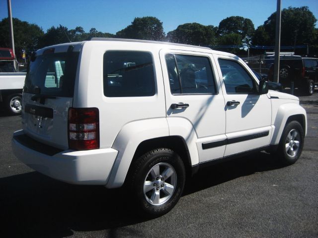Jeep Liberty 2009 photo 4