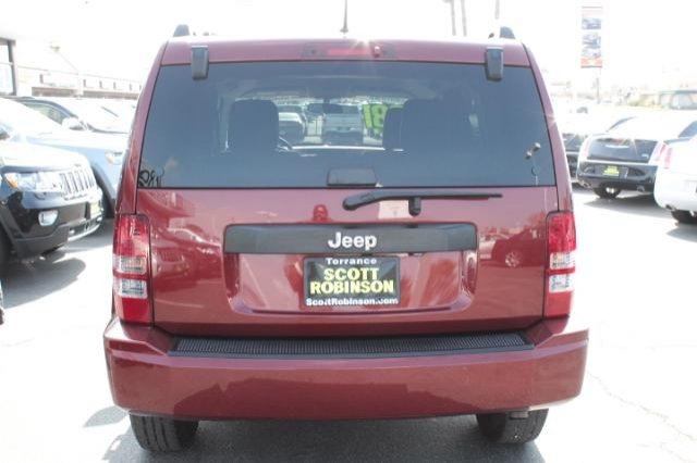 Jeep Liberty 2009 photo 3