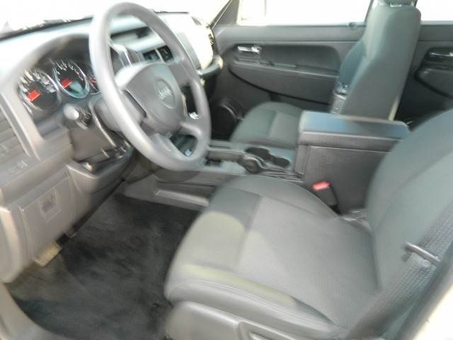 Jeep Liberty 2009 photo 2