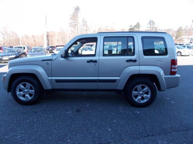 Jeep Liberty 2009 photo 4