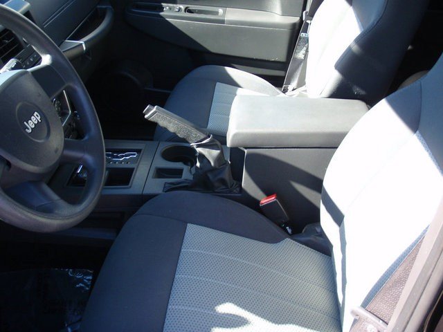 Jeep Liberty 2009 photo 4