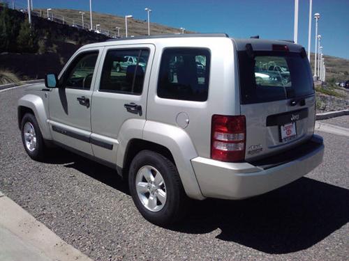 Jeep Liberty 2009 photo 4