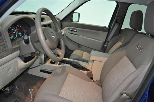 Jeep Liberty 2009 photo 4