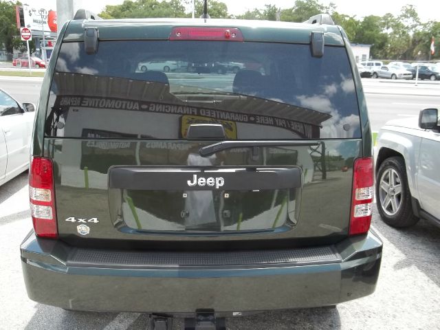 Jeep Liberty 2010 photo 4