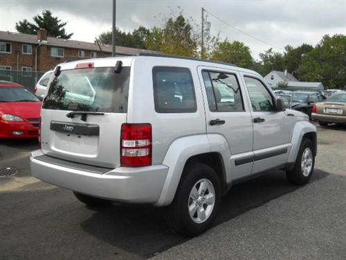 Jeep Liberty 2010 photo 5