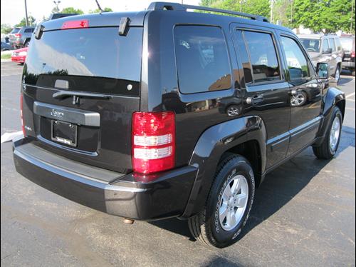 Jeep Liberty 2010 photo 1