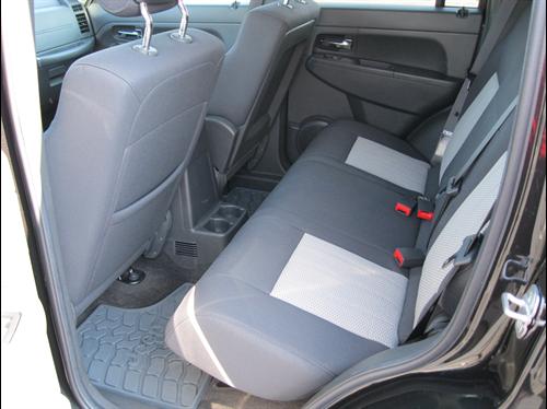 Jeep Liberty 2010 photo 3