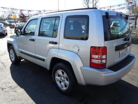 Jeep Liberty 2010 photo 1