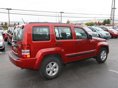 Jeep Liberty 2010 photo 2
