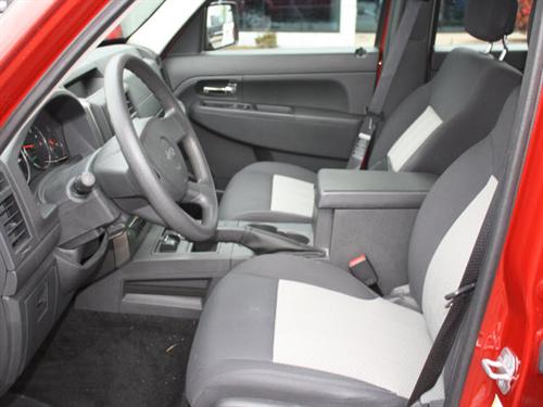 Jeep Liberty 2010 photo 3