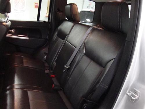 Jeep Liberty 2010 photo 2