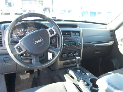 Jeep Liberty 2010 photo 1