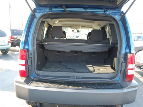 Jeep Liberty 2010 photo 2