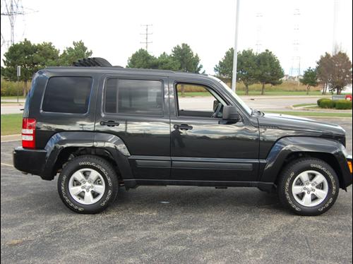 Jeep Liberty 2010 photo 1