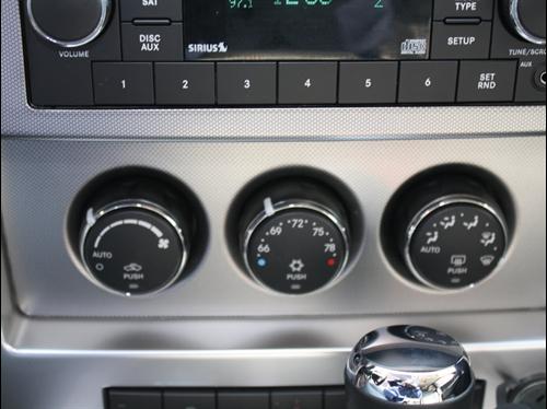 Jeep Liberty 2010 photo 4
