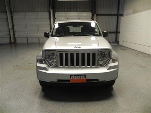 Jeep Liberty 2010 photo 3