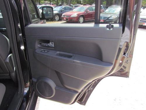 Jeep Liberty 2010 photo 2