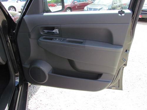 Jeep Liberty 2010 photo 4