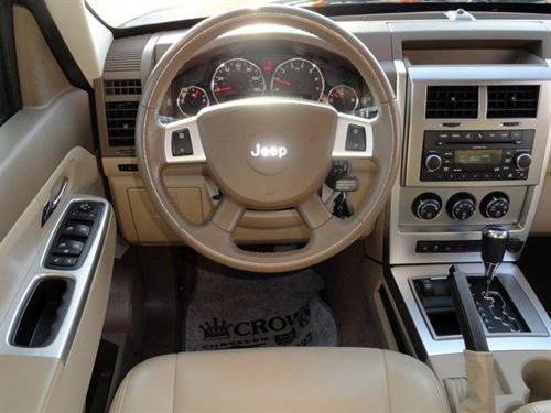 Jeep Liberty 2010 photo 4