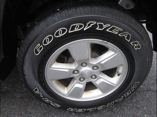 Jeep Liberty 2010 photo 4