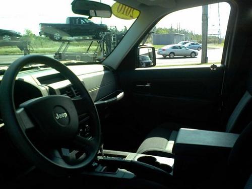 Jeep Liberty 2010 photo 5