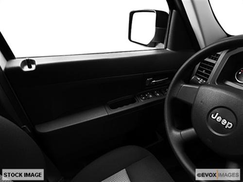 Jeep Liberty 2010 photo 1