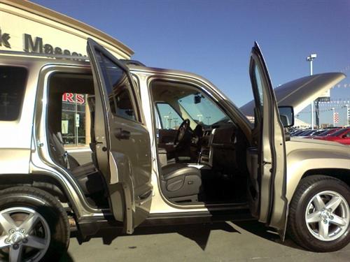 Jeep Liberty 2010 photo 2