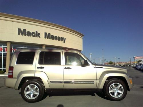 Jeep Liberty 2010 photo 3