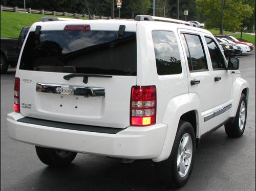 Jeep Liberty 2010 photo 1