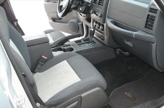 Jeep Liberty 2010 photo 1