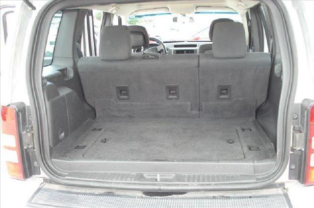 Jeep Liberty 2010 photo 10