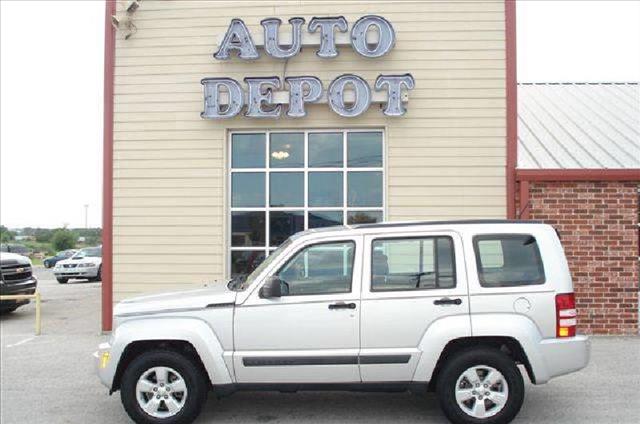Jeep Liberty 2010 photo 12