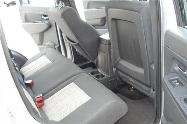 Jeep Liberty 2010 photo 4